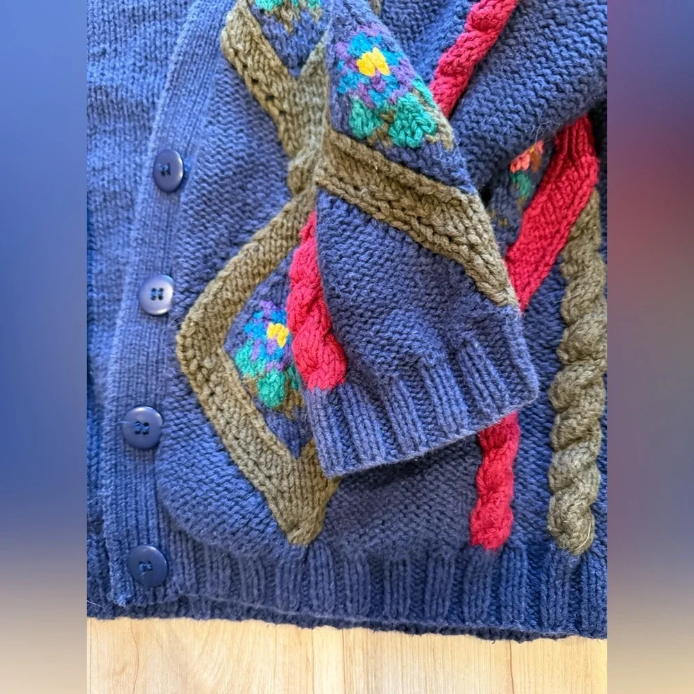Vintage 1980s JL Plum Women's Vibrant Knit Cardigan large